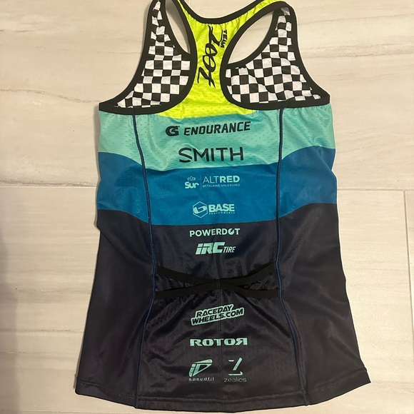 Zoot Women's racerback Top and cycling shorts - Picture 3 of 12